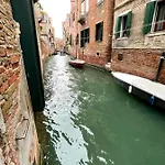Ca' Dell'ombra Felice - Canal View * Venedig